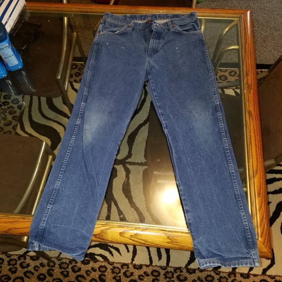33x32 Wrangler Jean's lightly worn - Picture 2 of 5